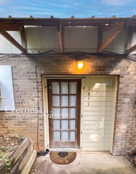 Building Photo - 1841 Dana Ln
