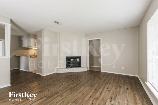 Building Photo - 1 Midwood Cir