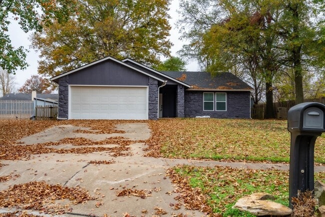 Building Photo - 3 Bed | 2 Bath | Broken Arrow