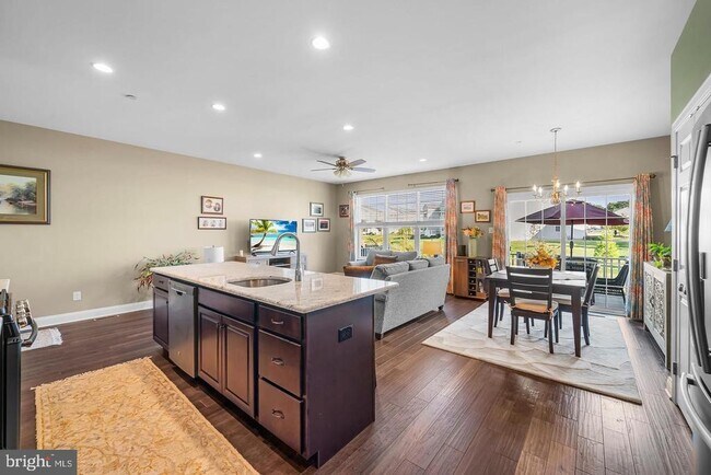 Building Photo - 317 Ridgewood Dr