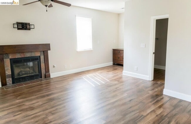 Building Photo - 2413 Santa Cruz Ct