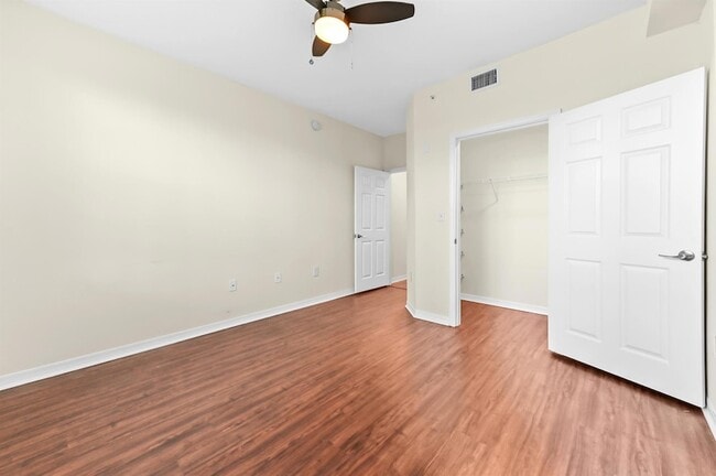 Building Photo - 15105 Michelangelo Blvd