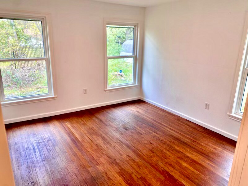 Building Photo - 1321 Whitley Dr