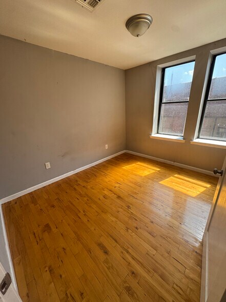Building Photo - 295 Hawthorne Ave