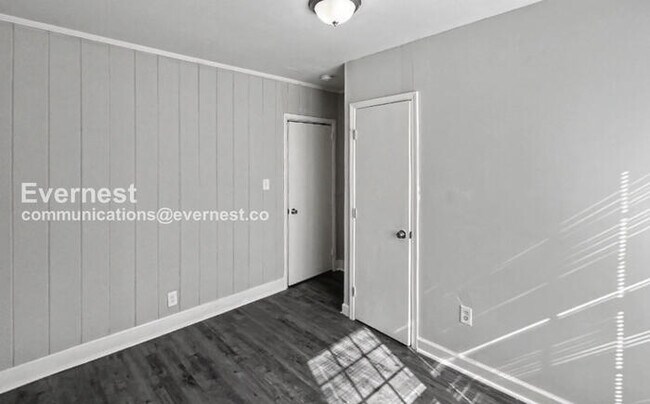 Building Photo - 5221 Jefferson St