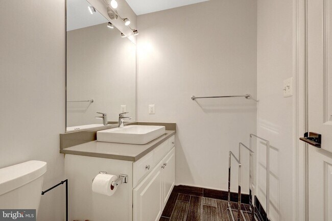 Building Photo - 1926 Poole Ln