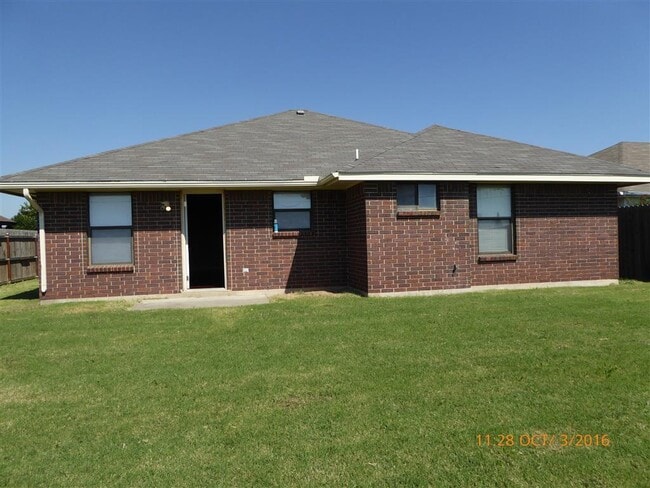 Building Photo - 4018 SW Mesquite Dr
