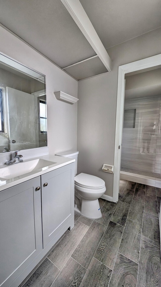 Building Photo - 9216 E Highland Pines Blvd