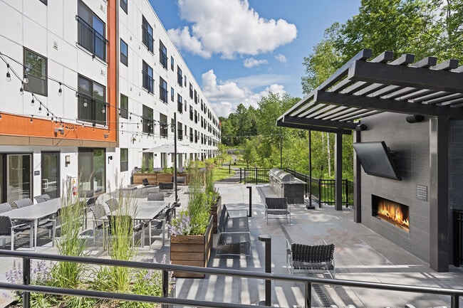 The Marek South apartments — community photo - The Marek South