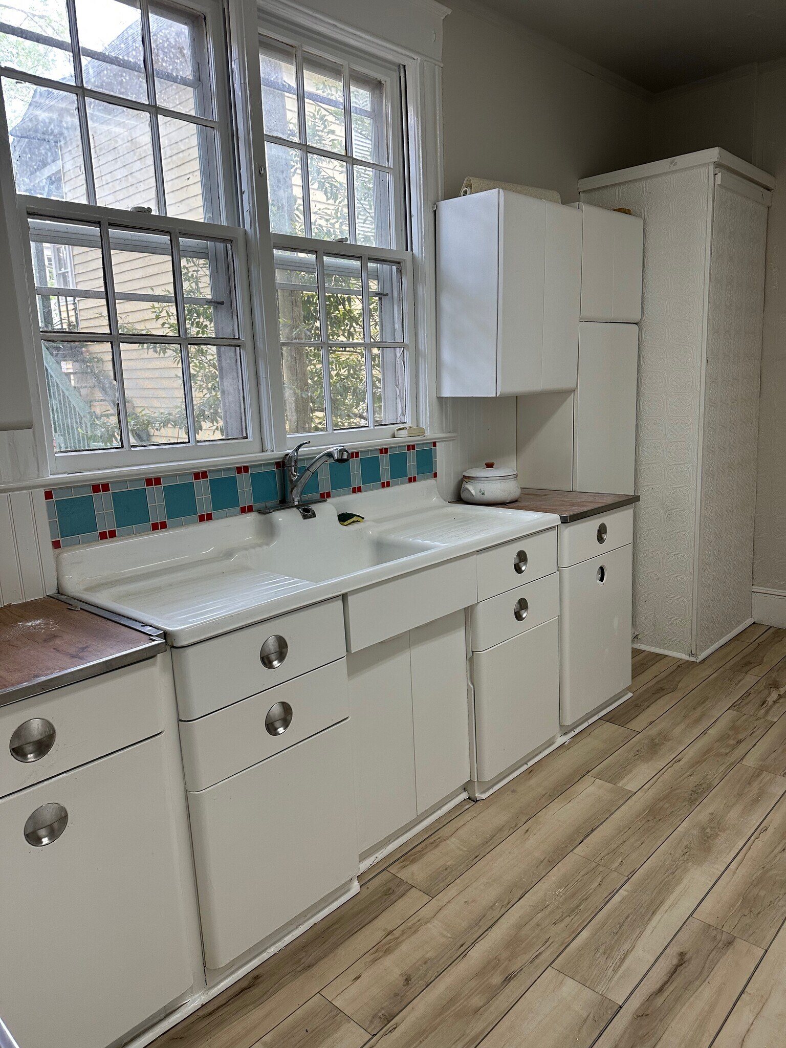 Building Photo - 114 S 5th Ave