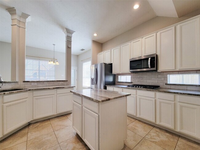 Building Photo - 31406 Capella Cir