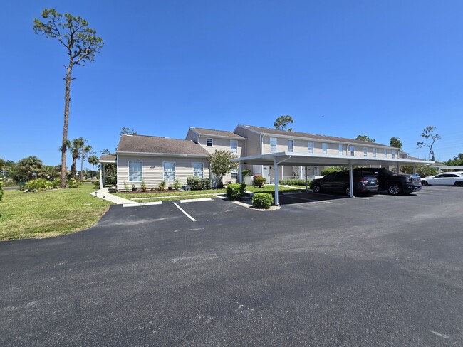 Building Photo - 6121 Lakefront Dr