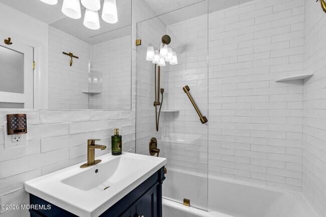 Building Photo - 28 Riverside Ave