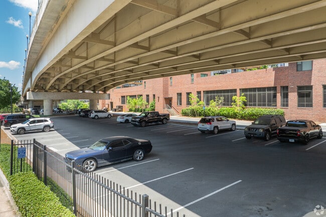 Building Photo - Eagle & Phenix