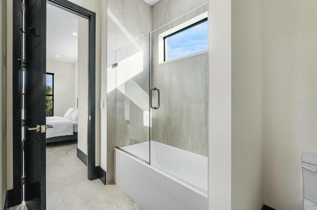 Building Photo - 13480 U.S. Rte 1