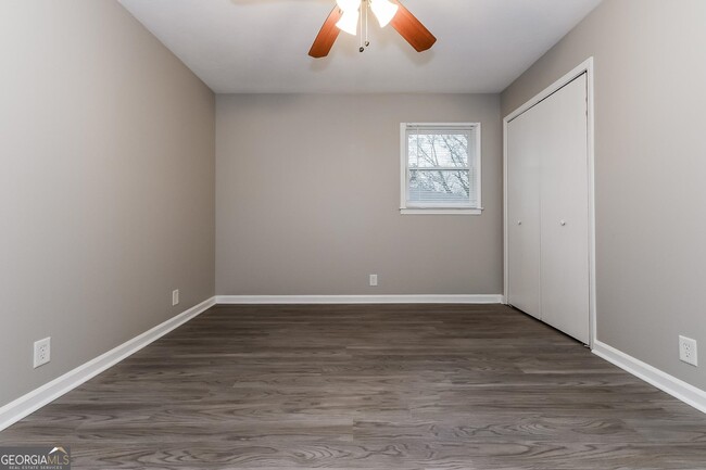 Building Photo - 4492 Raleigh Dr