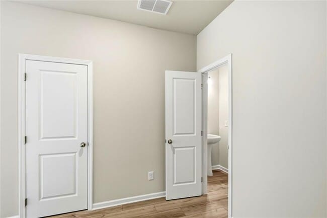 Building Photo - 54 Umber Ln