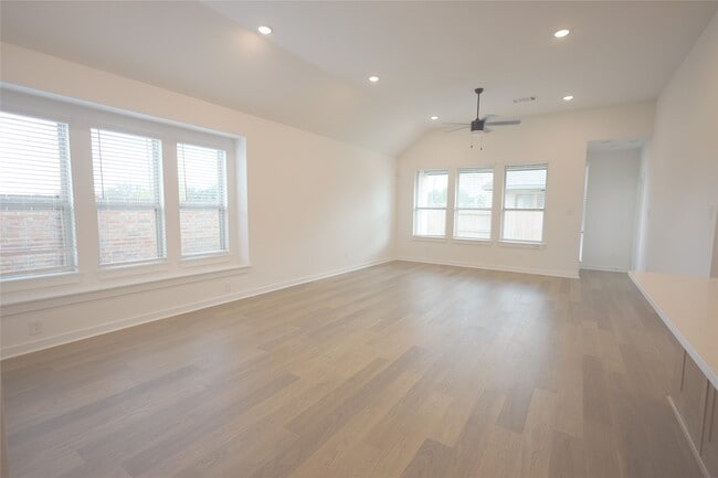 Building Photo - 27003 Golden Isle Ln