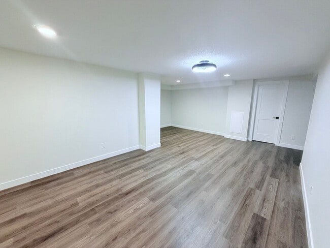 Building Photo - Fully Remodeled Luxury Home with Exceptional Space and Style!!