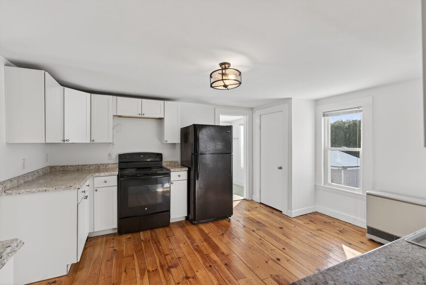 Building Photo - 28 DuPont Ave