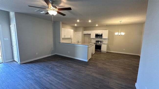 Building Photo - 9812 Grosbeak Ln