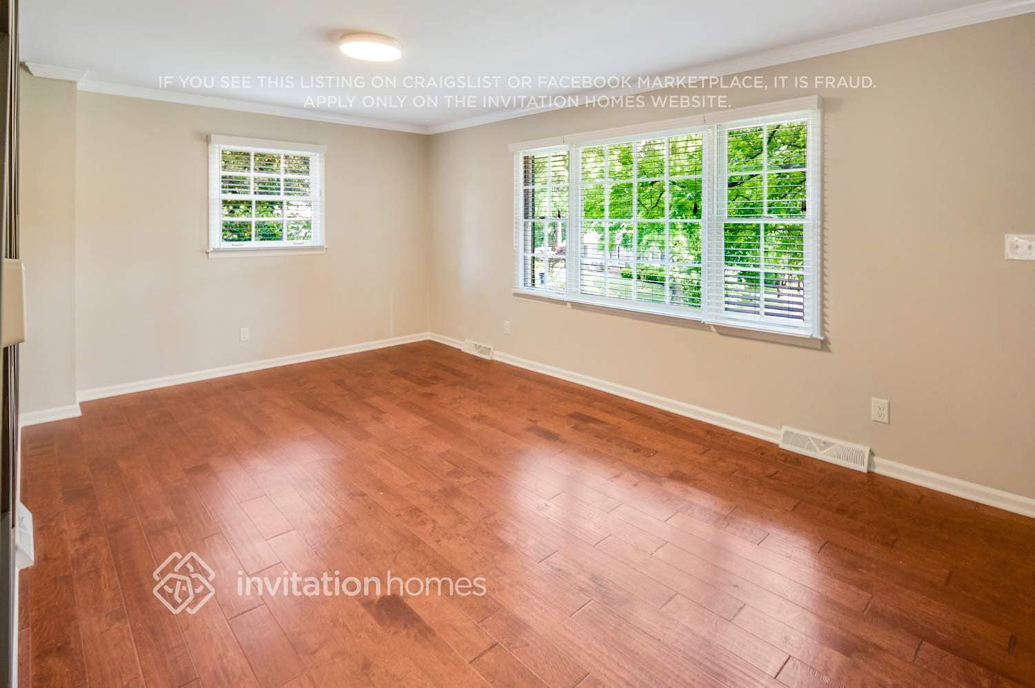 Building Photo - 929 Eaglewood Ave