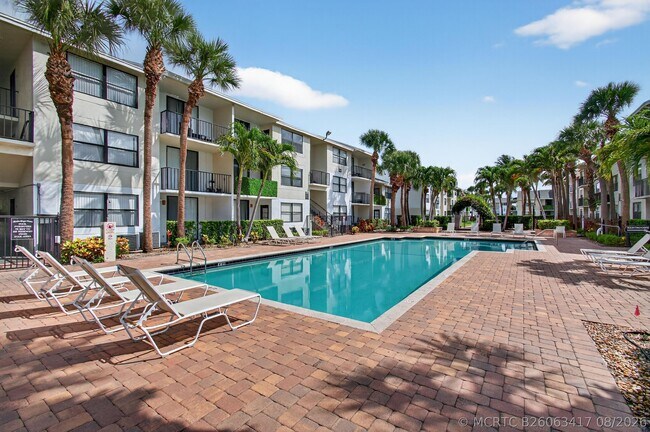 Building Photo - 728 Executive Center Dr
