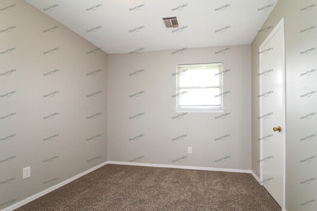 Building Photo - 3337 Greenbrier Terrace