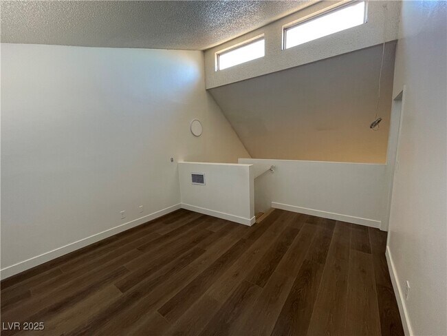 Building Photo - 5187 Greene Ln