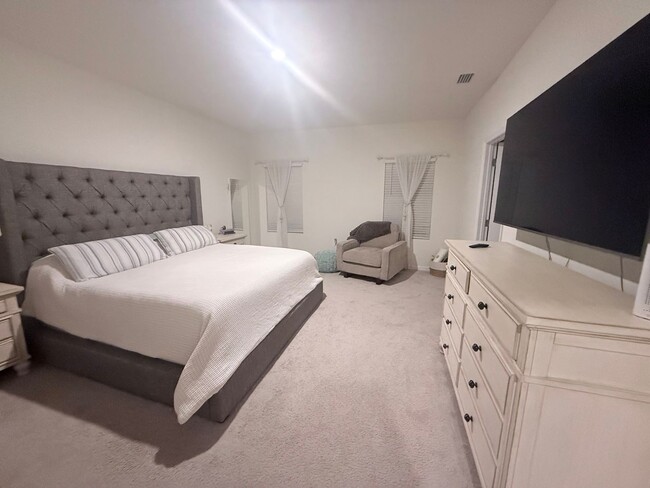 Building Photo - 4 Bedroom/3 Bath two-story home in Arbor Greens