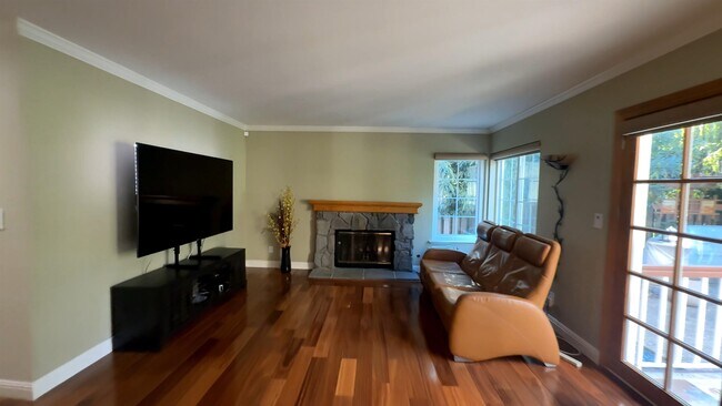 Building Photo - 2270 Tamarisk Ct