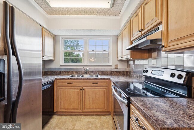 Building Photo - 9370 Caspian Way