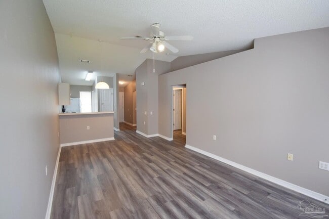 Building Photo - 309 Loveland Cir