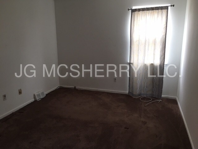 Building Photo - Two Bedroom Duplex in Bustleton