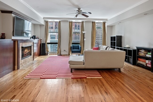 Building Photo - 165 N Canal St