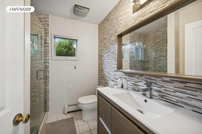 Building Photo - 62 Middle Pond Rd