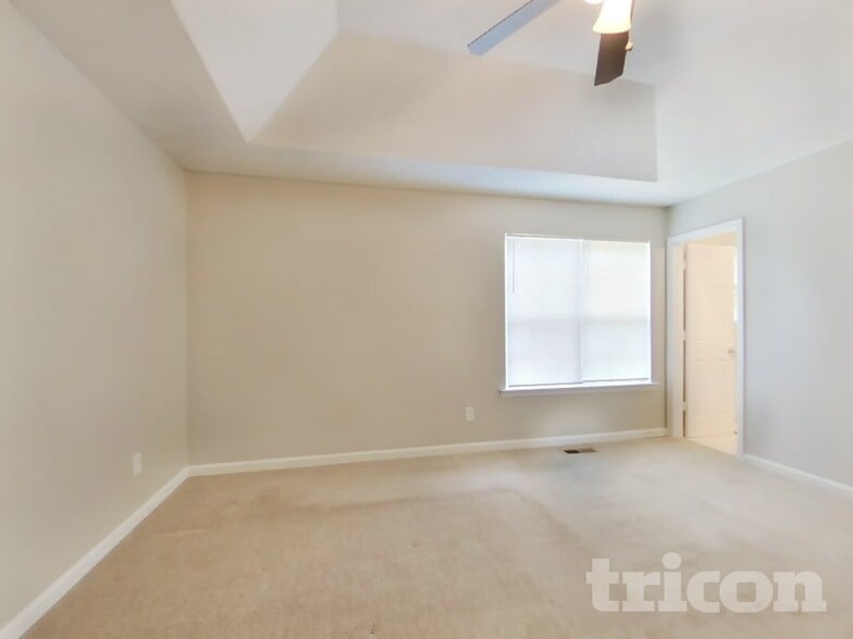 Building Photo - 432 Pine Valley Dr