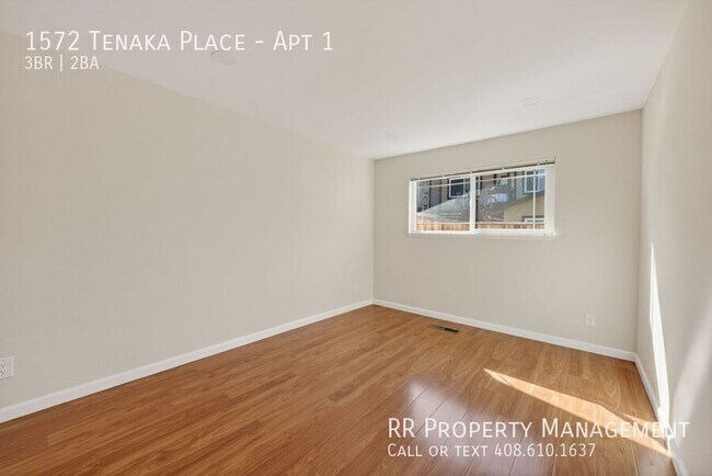 Building Photo - 1572 Tenaka Pl