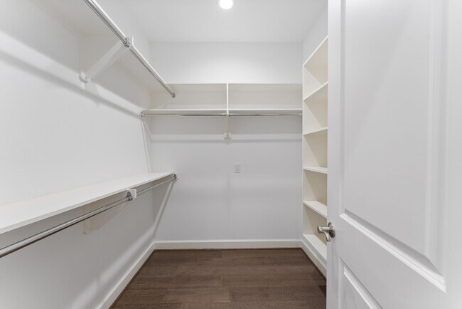 Building Photo - 114 Magnolia Green St