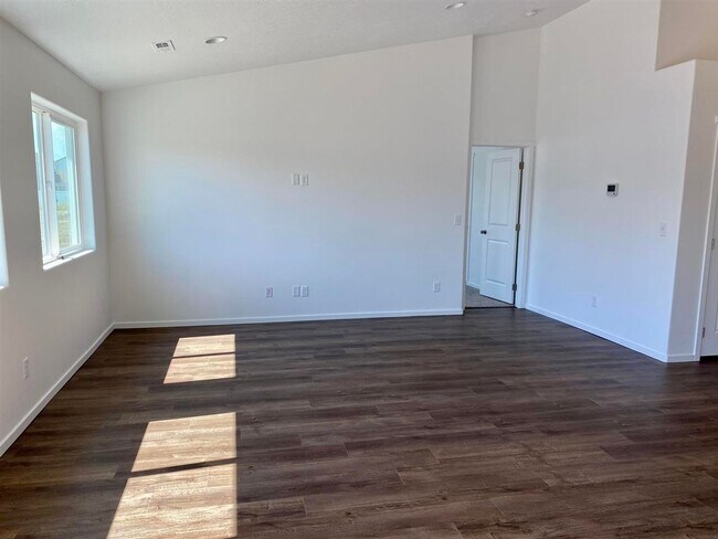 Building Photo - Stunning 3 Bed, 2 Bath Rancher in Airway Heights!