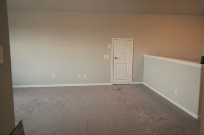 Building Photo - 10831 Sugar Pne Ln