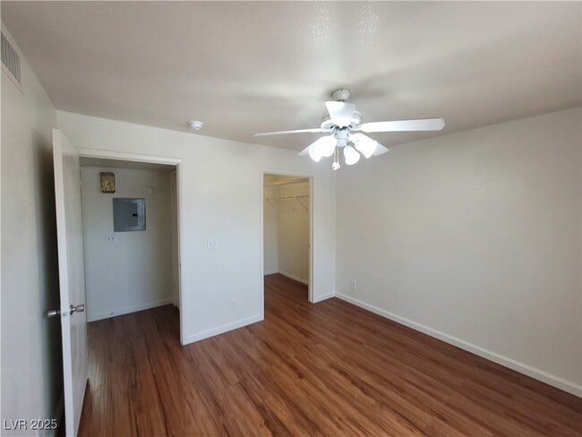 Building Photo - 3125 N Buffalo Dr