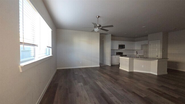 Building Photo - 9760 Grosbeak Ln