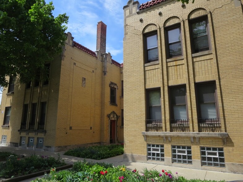 Primary Photo - 3542 N Meade Ave