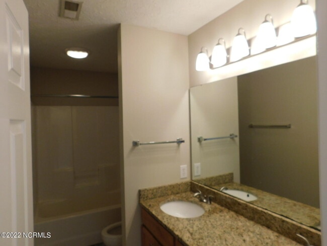 Building Photo - 1504 Mesquite Ct