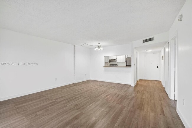 Building Photo - 4174 Inverrary Dr