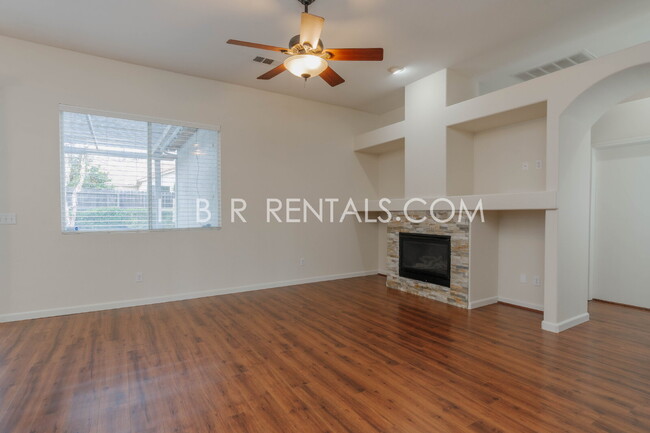 Building Photo - Single Story 3-Bedroom Home in Tracy – 173...