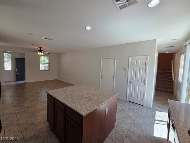 Building Photo - 8521 W Kellman Ave