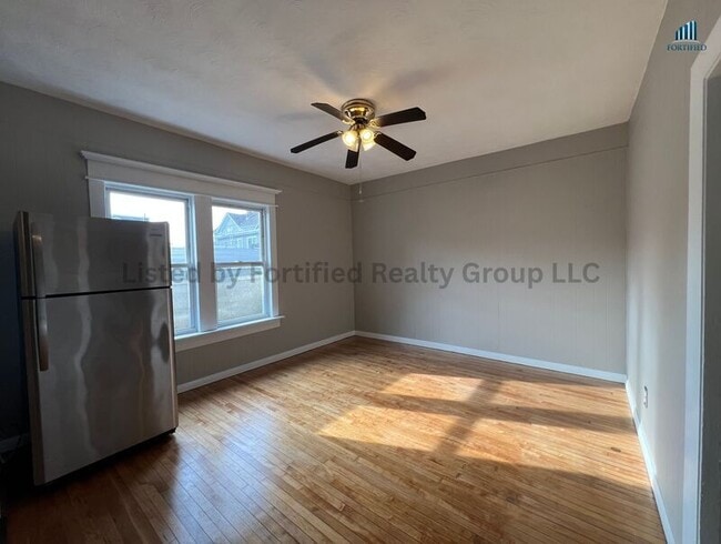 Building Photo - 19 Malvey St