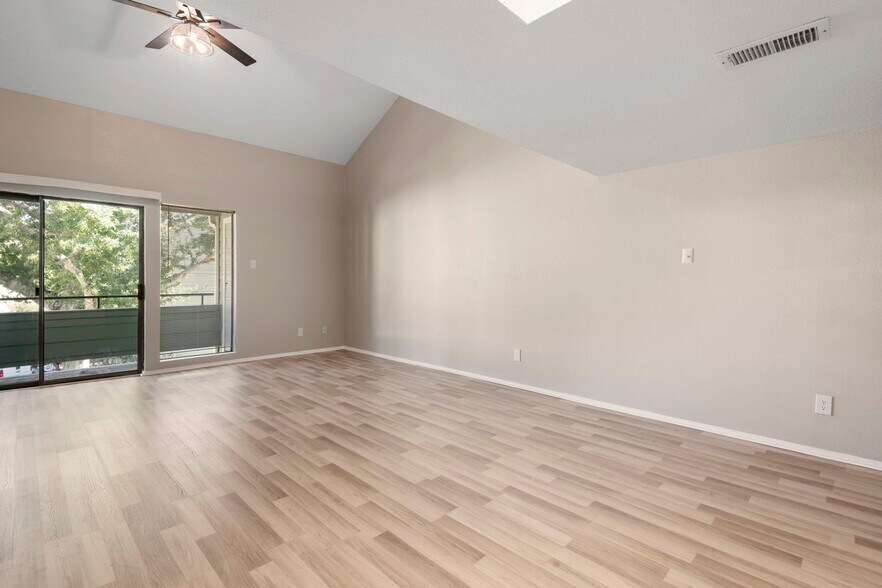 Building Photo - 14777 Wunderlich Dr